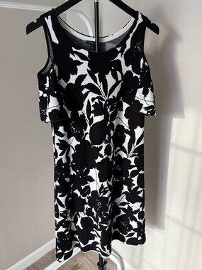 Ann Taylor Black & White Floral Cold-Shoulder Dress
